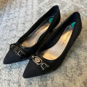 Anne Klein iFlex textile Kitten Heels